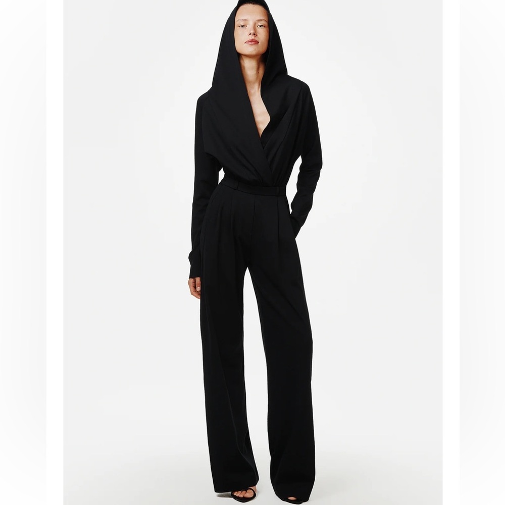 Elegant Black Jumpsuit with Wrap Top and Wide-Leg Design - Picture 2 of 6